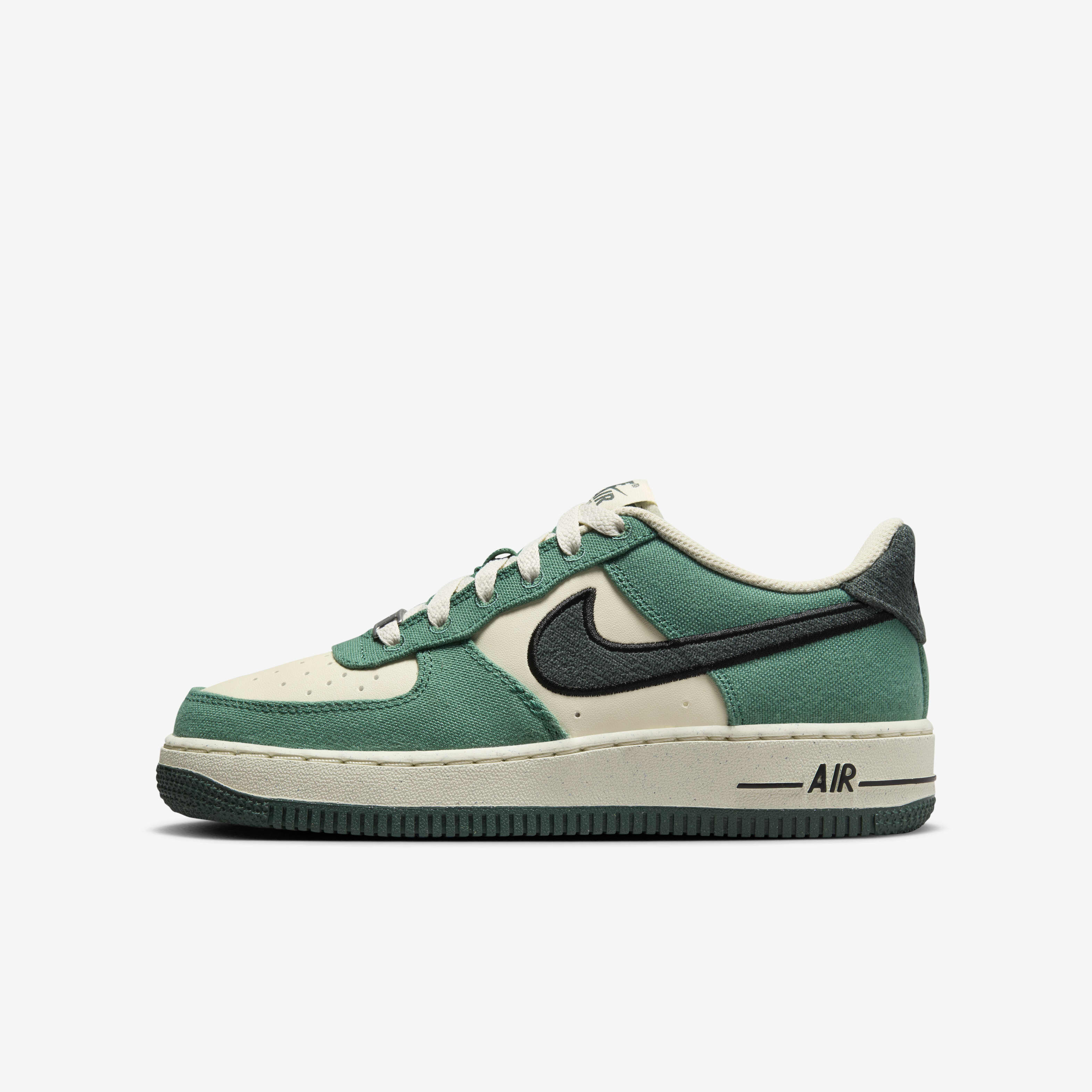 Nike Air Force 1 LV8