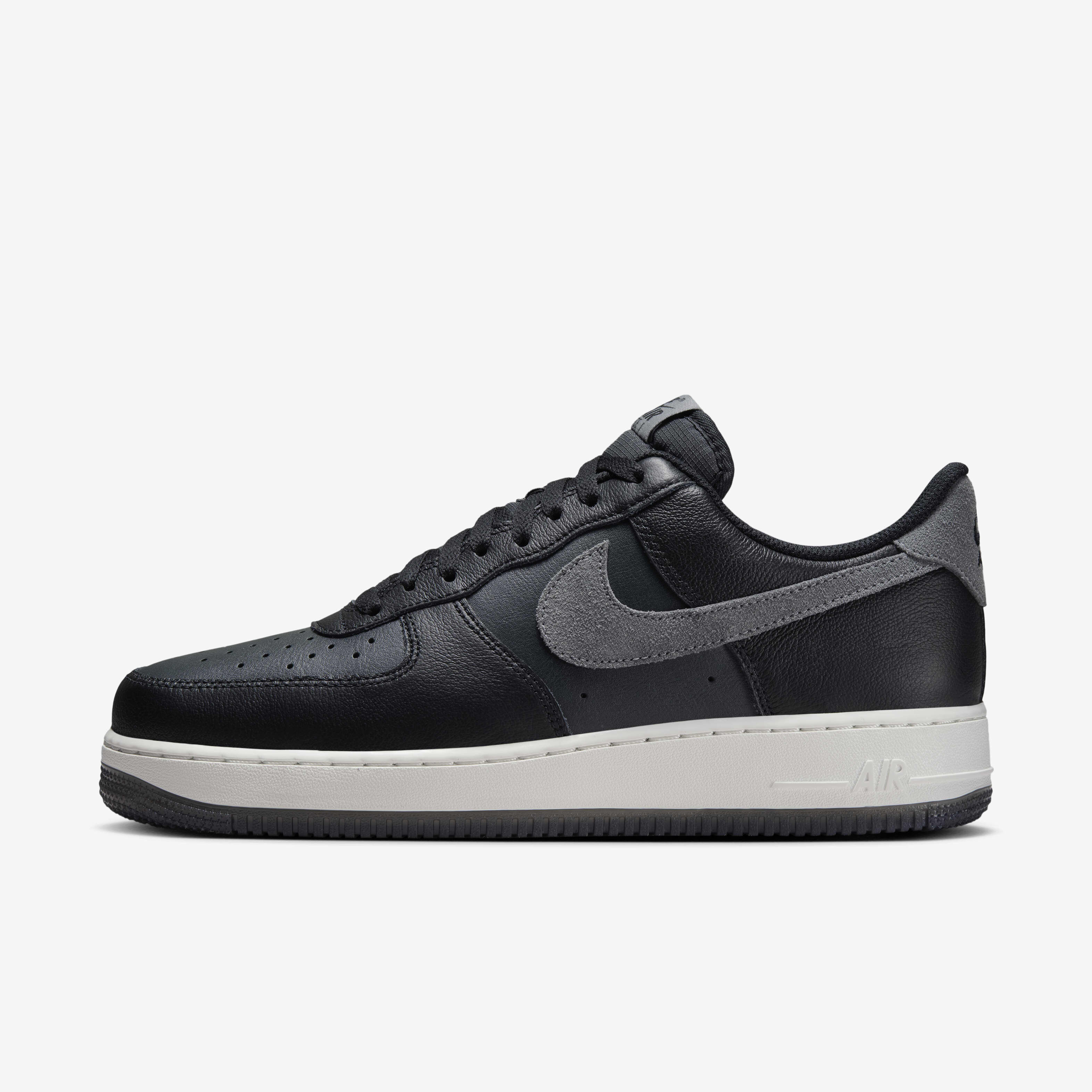 Nike Air Force 1 '07 LV8